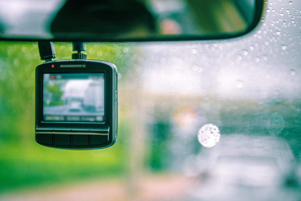 dashboard-cam-captures-teen-distracted-driving