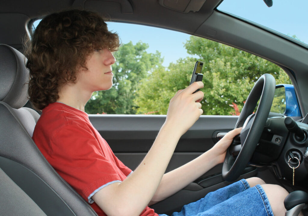 talk-to-your-kids-about-distracted-driving